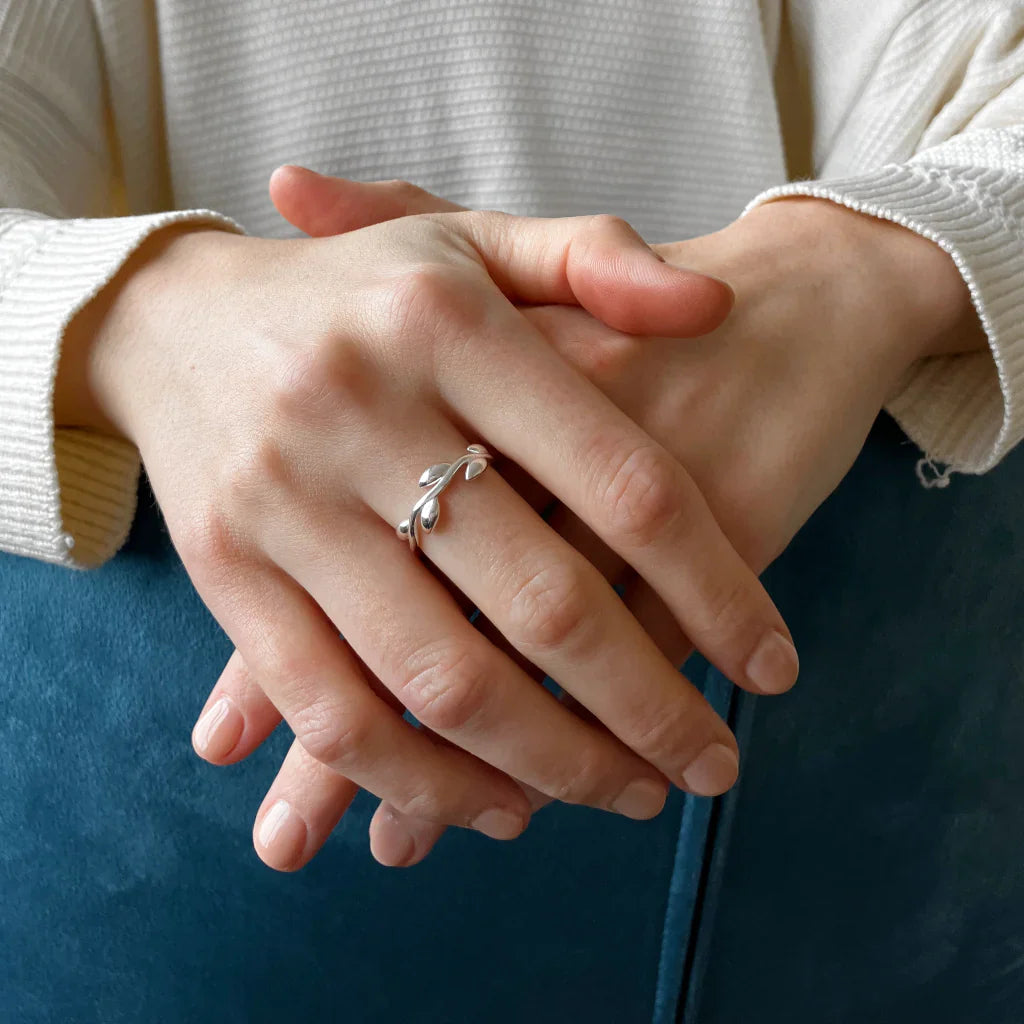 Simple Leaf Ring