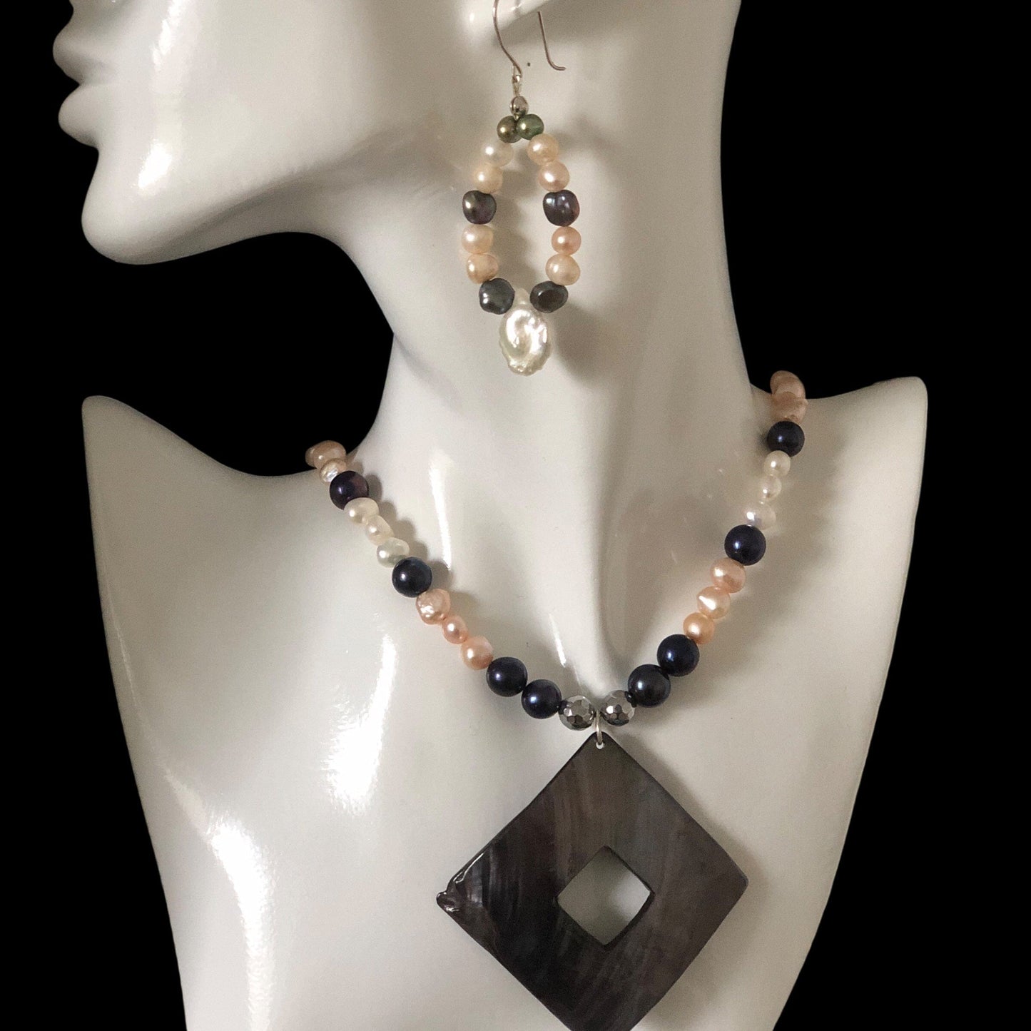 Handmade Freshwater Pearls Dangle Earrings