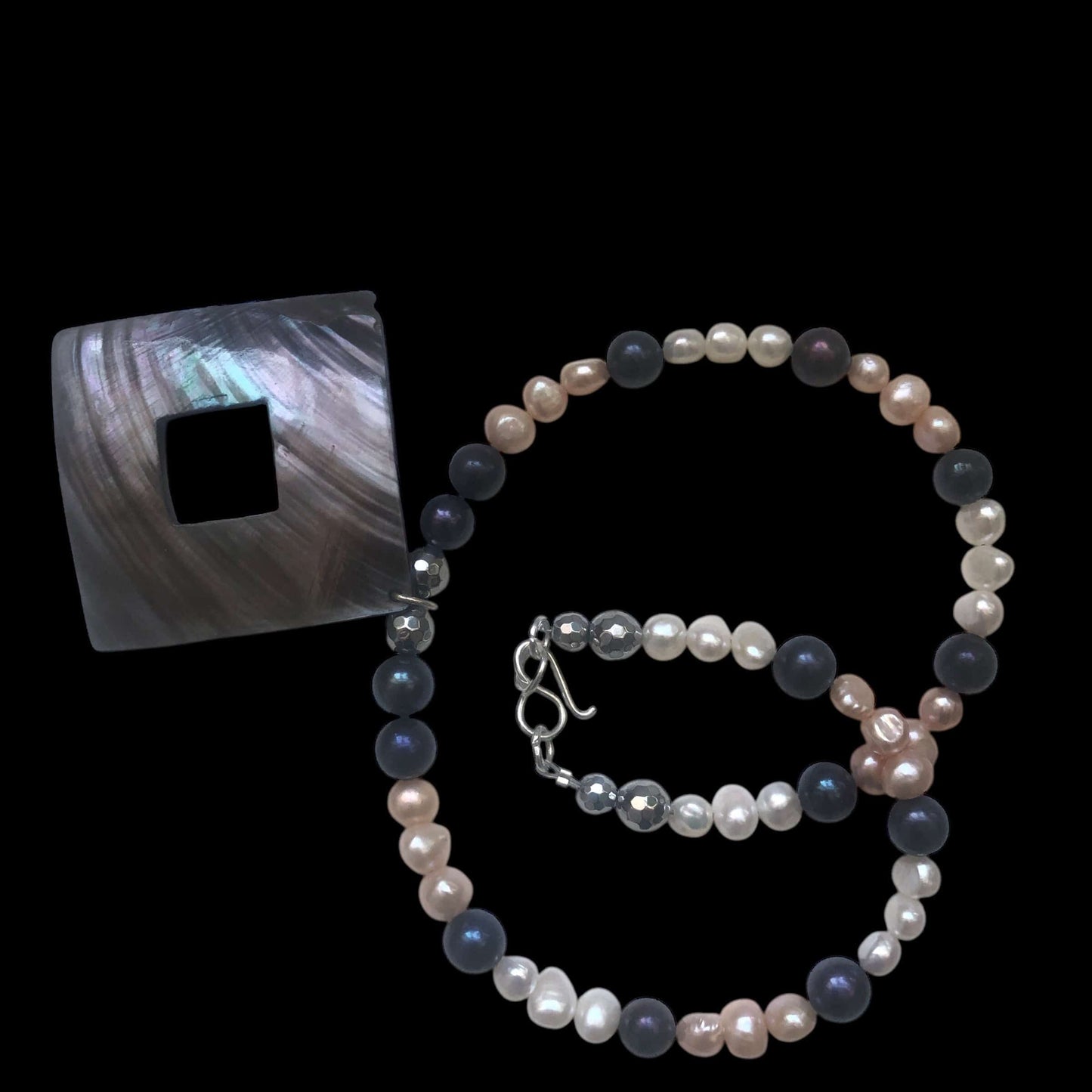 Pearls and Mother Of Pearl Pendant Necklace