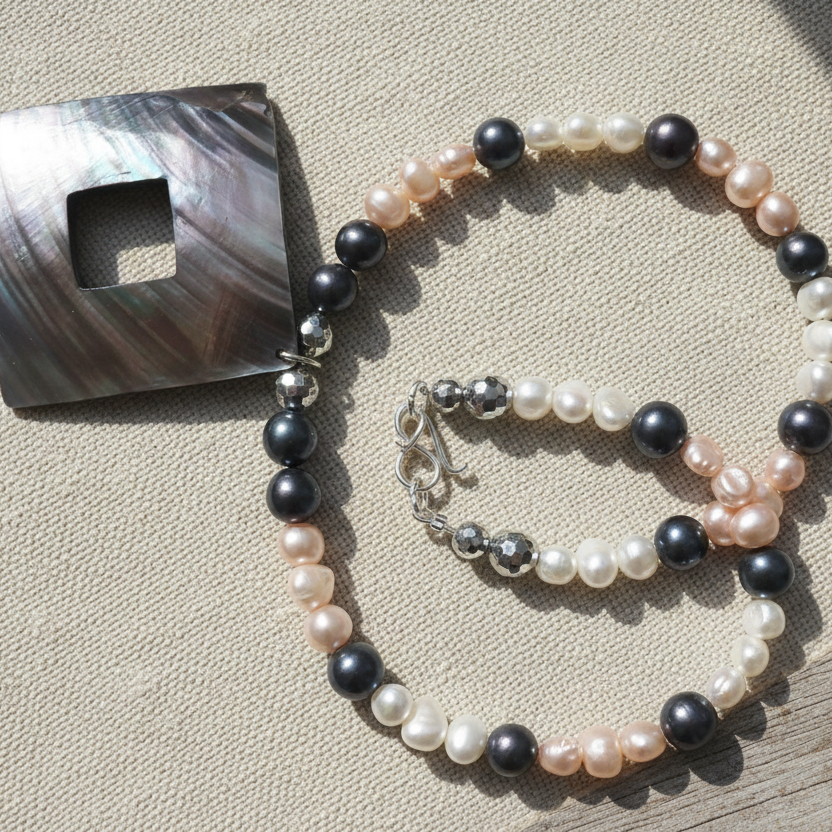 Pearls and Mother Of Pearl Pendant Necklace
